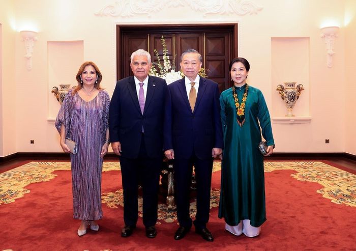 Tổng Bí thư, Chủ tịch nước Tô Lâm cùng phu nhân và Tổng thống Panama José Raúl Mulino cùng phu nhân. Ảnh: TTXVN