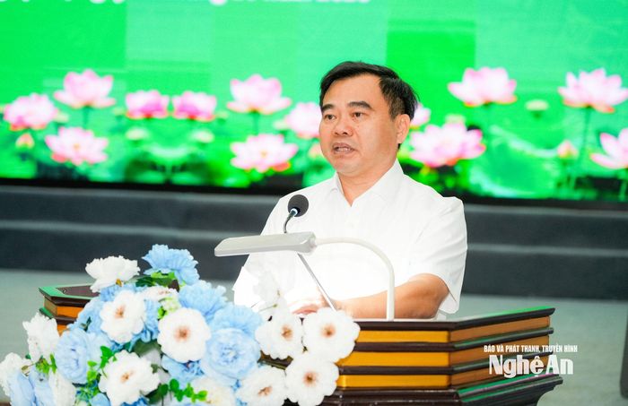 Chủ tịch Hội Nông dân tỉnh Nguyễn Viết Hùng phát biểu khai mạc hội nghị. Ảnh: T.L