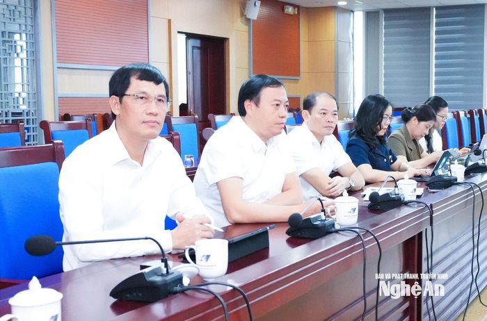 Lãnh đạo Văn phòng Đoàn đại biểu Quốc hội và HĐND tỉnh cùng các Ban HĐND tỉnh tham gia cuộc làm việc. Ảnh: Mai Hoa