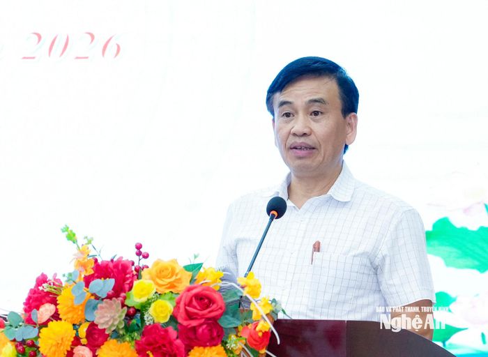Đồng chí Nguyễn Bá Hảo - Phó Giám đốc Sở Văn hóa, Thể thao và Du lịch thông tin về hoạt động báo chí trong thời gian qua. Ảnh: Phạm Bằng