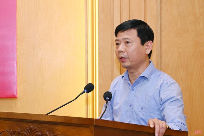 Phó Giám đốc Sở VH-TT&DL Nguyễn Công Thành báo cáo tóm tắt hoạt động báo chí quý III năm 2026.