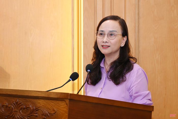 Phó Trưởng ban Thường trực Ban Tuyên giáo Tỉnh ủy Đặng Thị Quỳnh Diệp phát biểu kết luận hội nghị.
