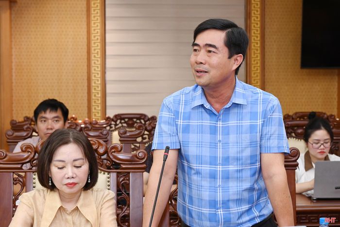 Lãnh đạo Sở VH-TT&DL và Sở Nội vụ trả lời một số nội dung các nhà báo, phóng viên quan tâm.