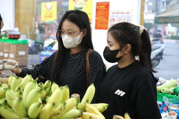 Sự thận trọng trong từng quyết định mua sắm không đồng nghĩa với việc sức mua giảm, mà cho thấy người tiêu dùng đang chủ động phân bổ chi tiêu theo nhu cầu và khả năng của gia đình.