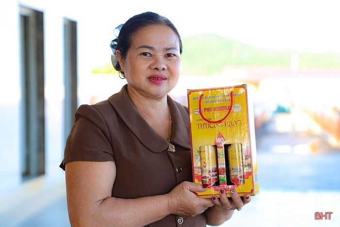 Sản phẩm nước mắm Phú Khương do HTX Thu mua và chế biến thủy hải sản Phú Khương (xã Kỳ Xuân, Hà Tĩnh) sản xuất xếp thứ 5/17 nước mắm ngon nhất thế giới.