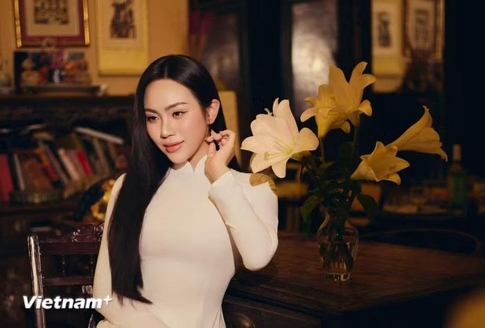 Đặng Ngọc Anh quyết định thực hiện một album vật lý và MV giao hưởng thính phòng dàn dựng công phu. (Ảnh: CTV/Vietnam+)