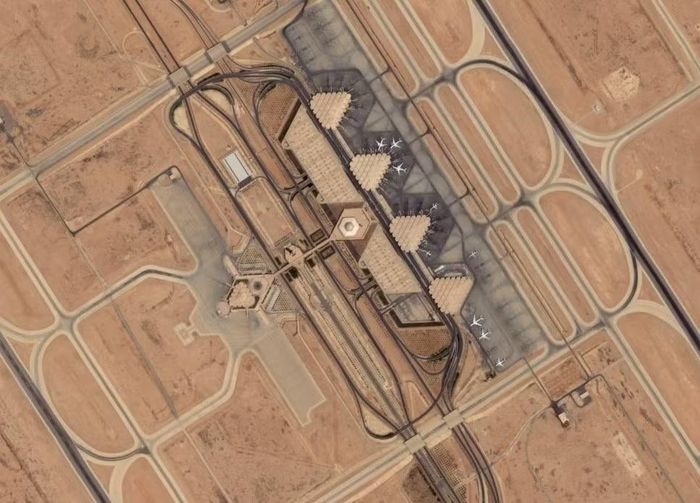 Hình ảnh vệ tinh Sân bay Quốc tế King Khalid ở Riyadh, Saudi Arabia. Ảnh: Wikimedia Commons