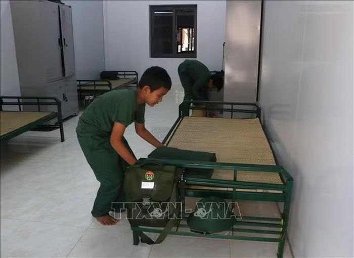 Học sinh lớp 6, Phân hiệu 2, Trường Thiếu sinh quân miền Nam ngày đầu nhập học. Ảnh: Duy Khương/TTXVN