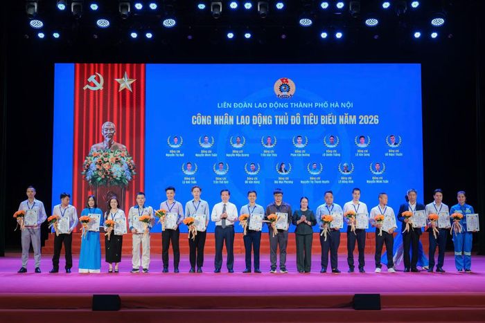 Tôn vinh công nhân lao động Thủ đô tiêu biểu.