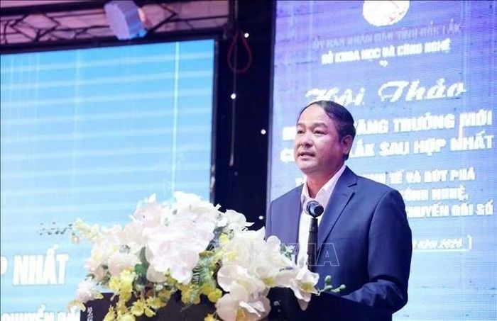 Phó Chủ tịch UBND tỉnh Đắk Lắk Y Nhuân Byă phát biểu tại hội thảo.