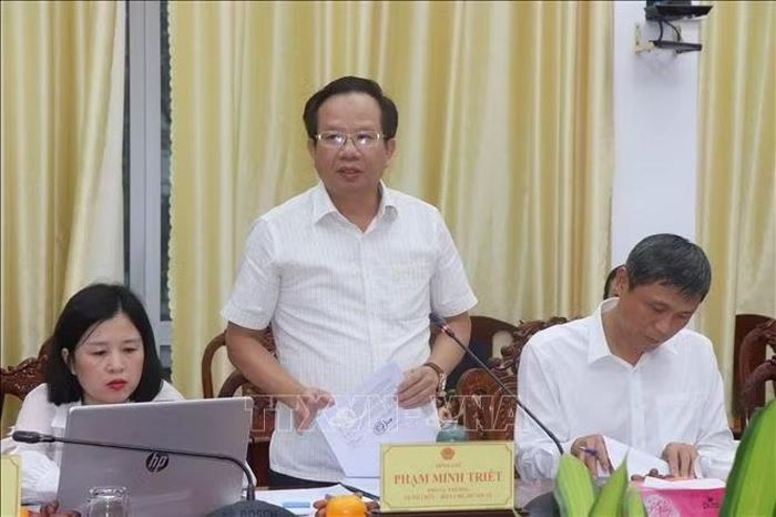 Ông Phạm Minh Triết, Phó Vụ trưởng Vụ Tổ chức - Biên chế (Bộ Nội vụ), trao đổi một số nội dung về phân cấp, phân quyền.