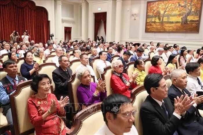 Các đại biểu tại buổi gặp mặt. Ảnh: An Đăng/TTXVN