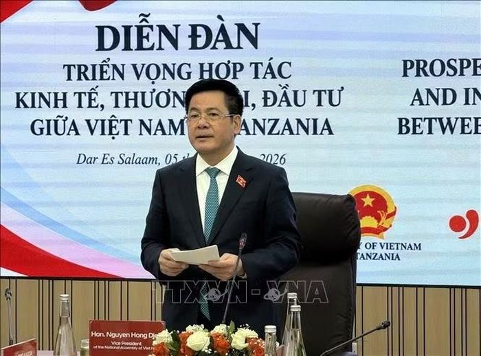 Phó Chủ tịch Quốc hội Nguyễn Hồng Diên phát biểu tại diễn đàn.