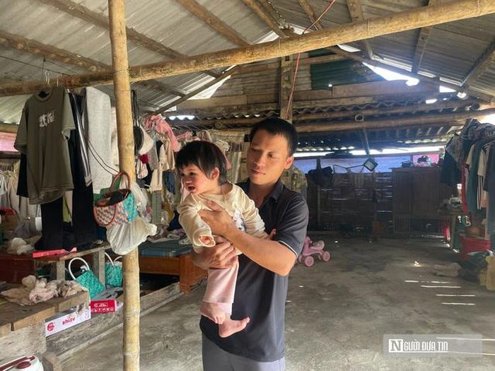 Các hộ dân đang từng ngày chờ được an cư.