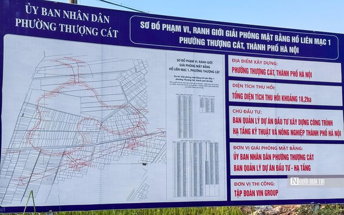 Thông tin từ UBND phường Thượng Cát, dự án Hồ điều hòa Liên Mạc 1 với diện tích thu hồi hơn 18ha đã hoàn thành công tác giải phóng mặt bằng toàn bộ và đã được bàn giao cho Ban Quản lý để thi công công trình. Sơ đồ phạm vi, ranh giới giải phóng mặt bằng hồ Liên Mạc 1 được phường Thượng Cát công khai phía trước cửa dự án.