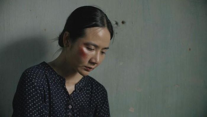 Huyền Lizzie lần đầu vào vai phụ nữ nông thôn có số phận khắc khổ.