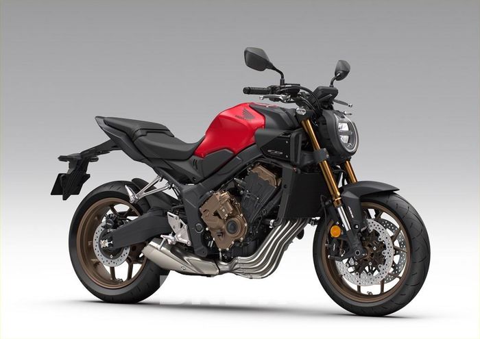 Honda CB650R có các màu đen, đỏ đen và xanh đen có giá bán lẻ đề xuất 261,990 triệu đồng