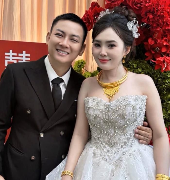 Hoài Lâm chính thức tổ chức đám cưới với cô dâu Ngọc Trinh tại quê nhà.
