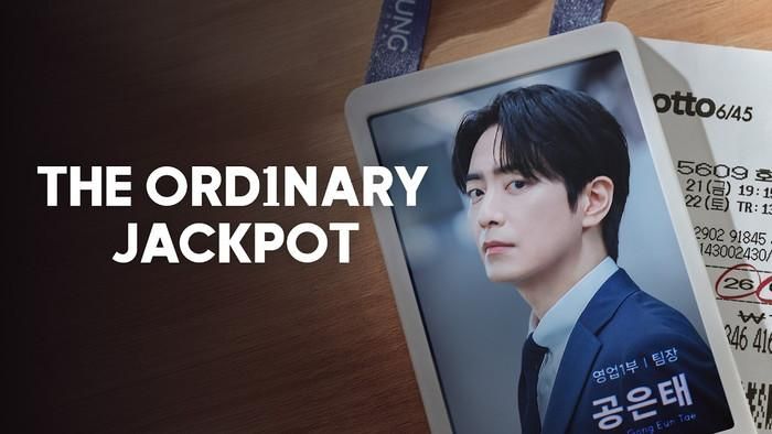The Ordinary Jackpot có Lee Jun-hyuk, Seo Hyun-woo và Oh Dae-hwan tham gia, kể về Kong Eun-tae, một trưởng phòng bán hàng bình thường bất ngờ trúng giải độc đắc trị giá 1,3 tỷ won. Thay vì nghỉ việc sau khi có trong tay số tiền lớn, Eun-tae vẫn đi làm vào sáng thứ Hai và bắt đầu đối diện với môi trường công sở bằng tâm thế hoàn toàn khác. Khoản tiền trở thành một dạng "tấm khiên" giúp anh bớt e dè trước cấp trên, từ đó tạo nên hàng loạt tình huống hài hước trong công việc.