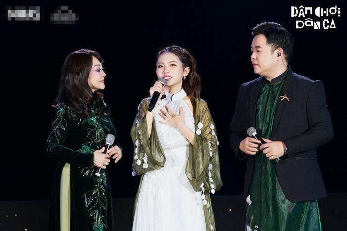 Trước những ý kiến trái chiều, Quang Lê cho rằng chuyện khen chê trong thời trang là điều hoàn toàn bình thường.