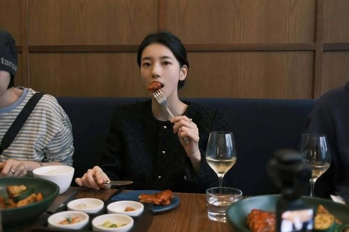 Suzy được nhiều khán giả ưu ái gọi là "tình đầu quốc dân".