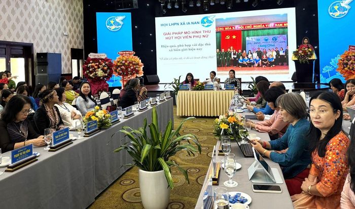 Các đại biểu tham gia chương trình