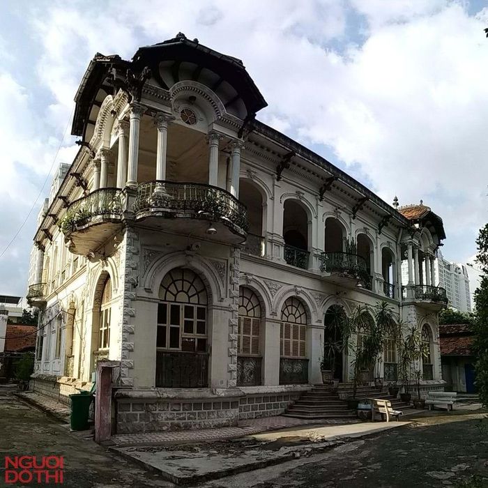Một căn biệt thự cổ tại TP.HCM trước khi được trùng tu.