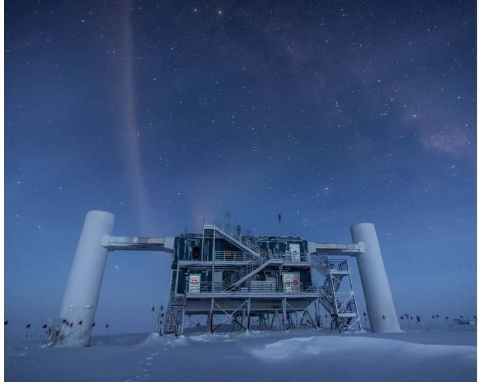 Đài quan sát Neutrino IceCube tại Trạm Nam Cực Amundsen-Scott, Nam Cực. Ảnh: Felipe Pedreros/IceCube/NSF