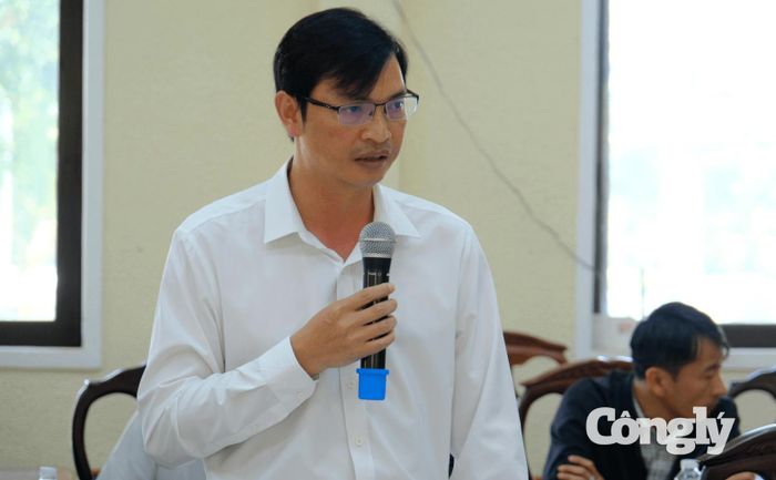 Lãnh đạo xã Tân Hà Lâm Hà báo cáo về giải ngân đầu tư công.