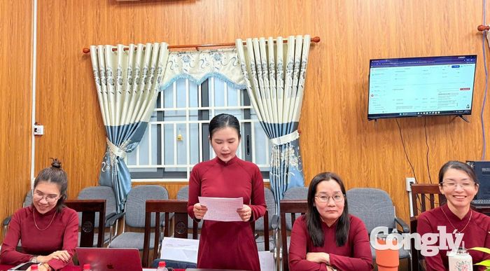 Đồng chí Mai Thị Cẩm Giang, Bí thư chi đoàn phát biểu tham luận