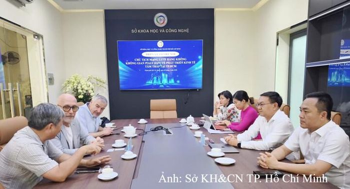 Đại diện Sở Khoa học và Công nghệ TP. Hồ Chí Minh làm việc với Mạng lưới hàng không không gian Italy (IAN) về hợp tác phát triển kinh tế tầm thấp (LAE).