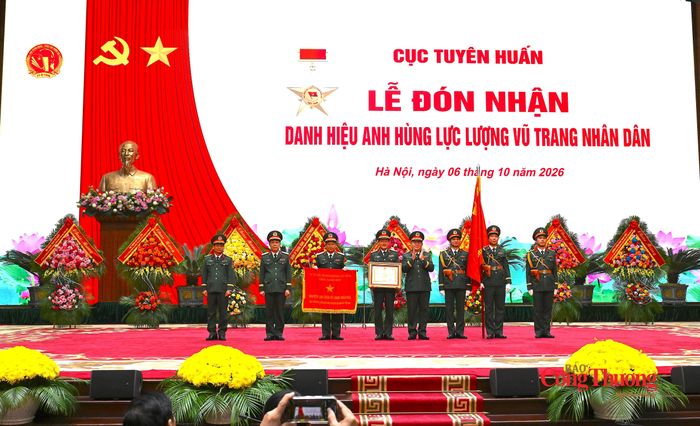 Tại buổi lễ, Cục tiếp tục vinh dự đón nhận danh hiệu Anh hùng Lực lượng vũ trang nhân dân về thành tích đặc biệt xuất sắc trong thời kỳ đổi mới.