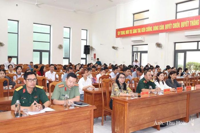 Lớp bồi dưỡng được triển khai với 9 chuyên đề, tập trung vào những nội dung cơ bản về quốc phòng, an ninh trong tình hình mới