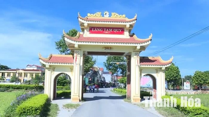 Cổng làng Tam Quy.