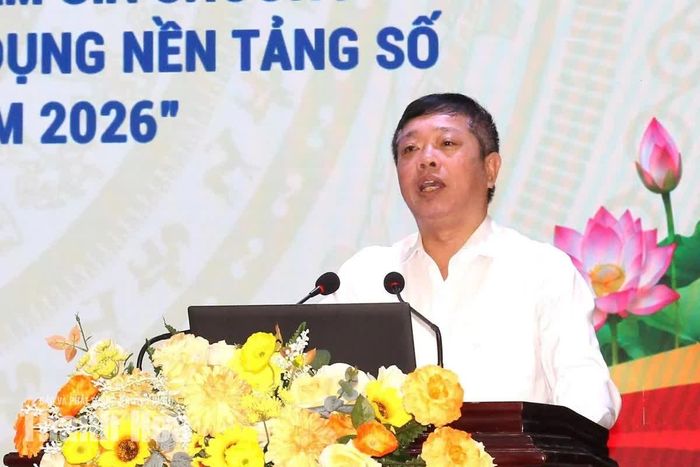 Đại biểu tham luận tại hội thảo.