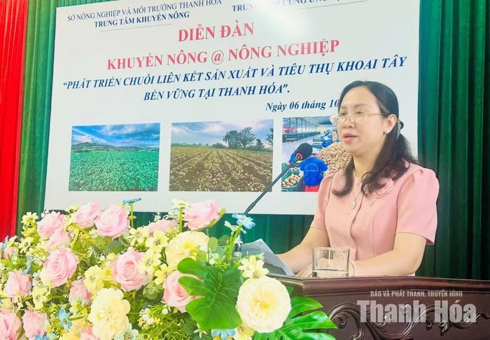 Giám đốc Trung tâm Khuyến nông tỉnh Lê Thị Huyền Thu phát biểu khai mạc.