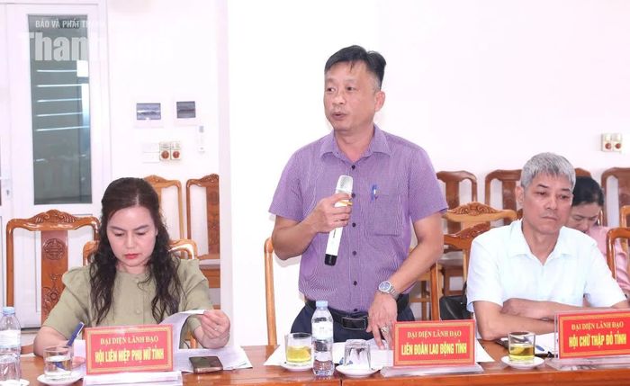 Đại biểu tham gia ý kiến tại hội nghị.
