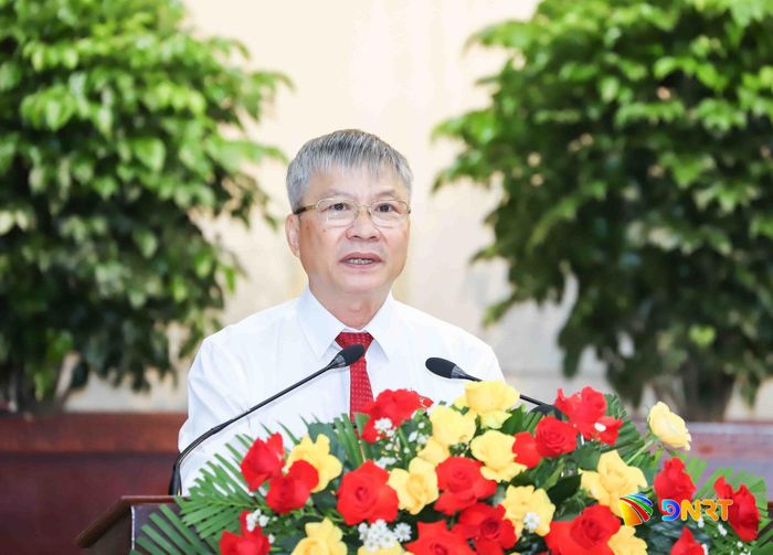 Chủ tịch HĐND thành phố Nguyễn Đức Dũng phát biểu bế mạc kỳ họp. Ảnh: PHÚ - HUY