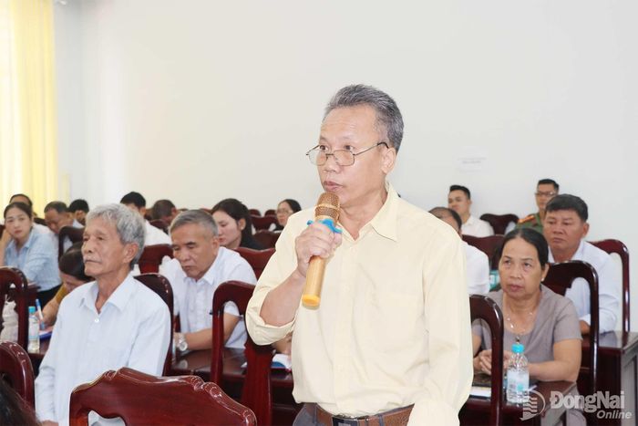 Cử tri phường Phước Long kiến nghị cần đổi mới phương pháp dạy học môn Lịch sử, tăng cường giáo dục lịch sử địa phương nhằm giúp thế hệ trẻ hiểu, tự hào và phát huy truyền thống lịch sử dân tộc. Ảnh: Quang Minh