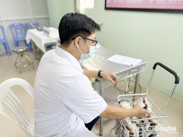Điểm hiến máu cố định tại Bệnh viện Đa khoa Đồng Nai đều đặn tiếp nhận nguồn máu hiến của người dân. Ảnh: Bích Nhàn