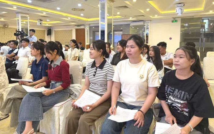  Các hướng dẫn viên du lịch tham gia lớp tập huấn. Ảnh: Phan Tuấn 