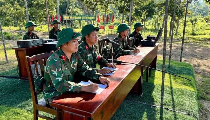 Trung đoàn 66 tổ chức bắn chiến đấu cấp tiểu đội bộ binh. Ảnh: ĐVCC