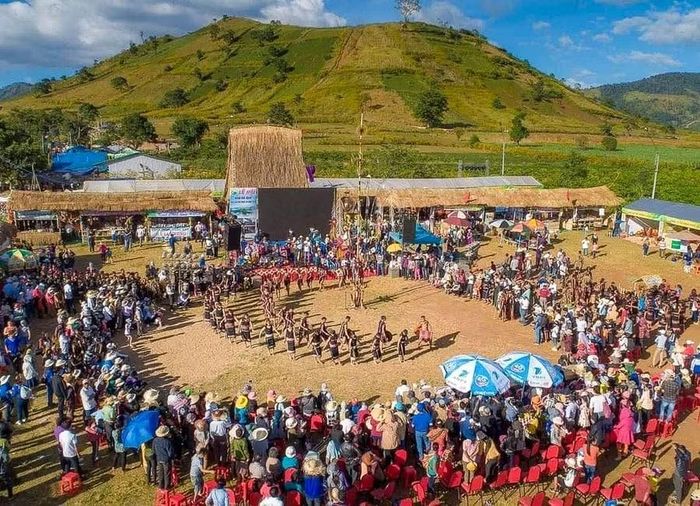  Festival gắn với hoạt động lễ hội hoa dã quỳ - Núi lửa Chư Đang Ya. Ảnh: Internet 