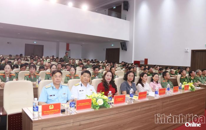 Các đại biểu tham dự khai mạc lớp tập huấn công tác văn hóa trong Công an nhân dân năm 2026.