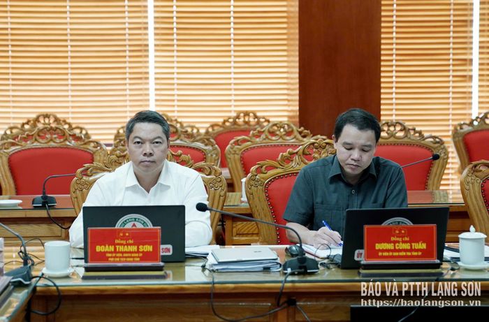 Các đại biểu dự hội nghị