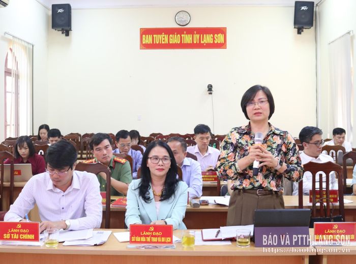 Lãnh đạo Báo và Phát thanh, Truyền hình Lạng Sơn phát biểu tại hội nghị