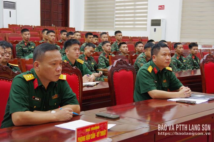 Các đại biểu dự buổi lễ