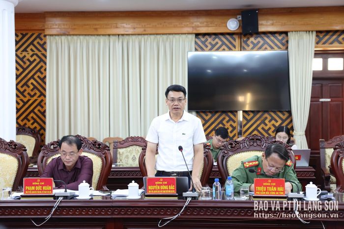 Lãnh đạo Báo và Phát thanh, Truyền hình Lạng Sơn phát biểu tại cuộc họp