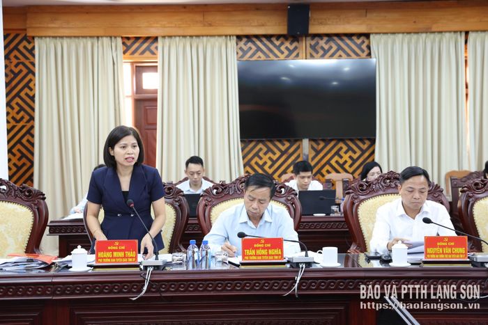 Phó Trưởng Ban Tuyên giáo Tỉnh ủy trình bày kết quả hoạt động công tác 35 và công tác thông tin đối ngoại 9 tháng đầu năm