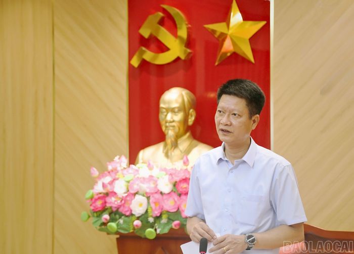 Phó Bí thư Tỉnh uỷ, Chủ tịch Uỷ ban MTTQ Việt Nam tỉnh Nguyễn Thế Phước yêu cấu các đơn vị, địa phương tập trung cao độ thực hiện các dự án tái định cư.